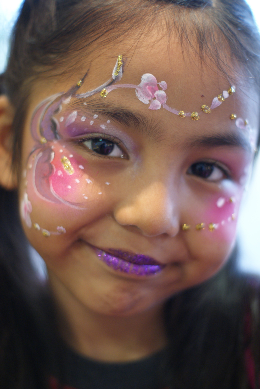 Flower garland face painting